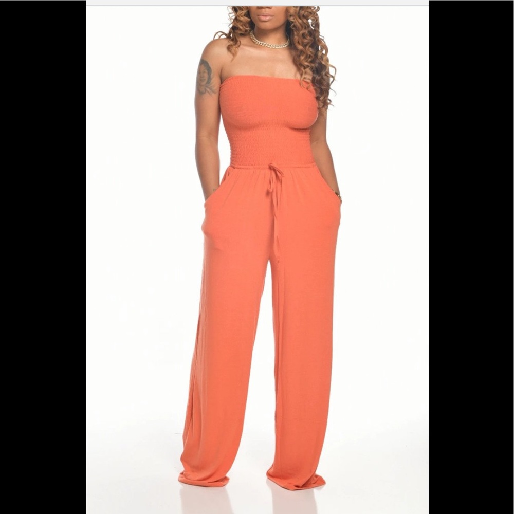 Elastic bust strapless jumpsuit